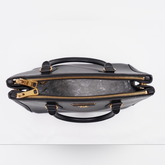 BQ42 💖 Prada Saffiano Leather Shoulder Bag - Picture 13 of 15